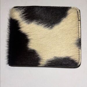 WALLET…ANIMAL HAIR BILL HOLDER 3”/ 4”
NO BRAND EXCELLENT CONDITION
